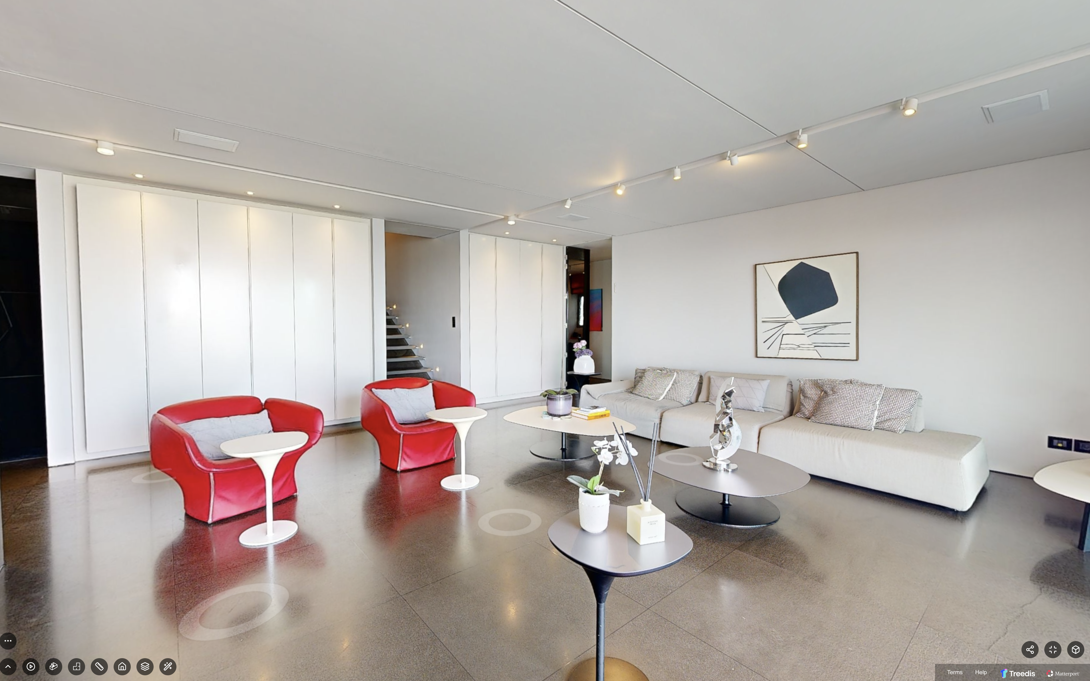Penthouse Hollyland 