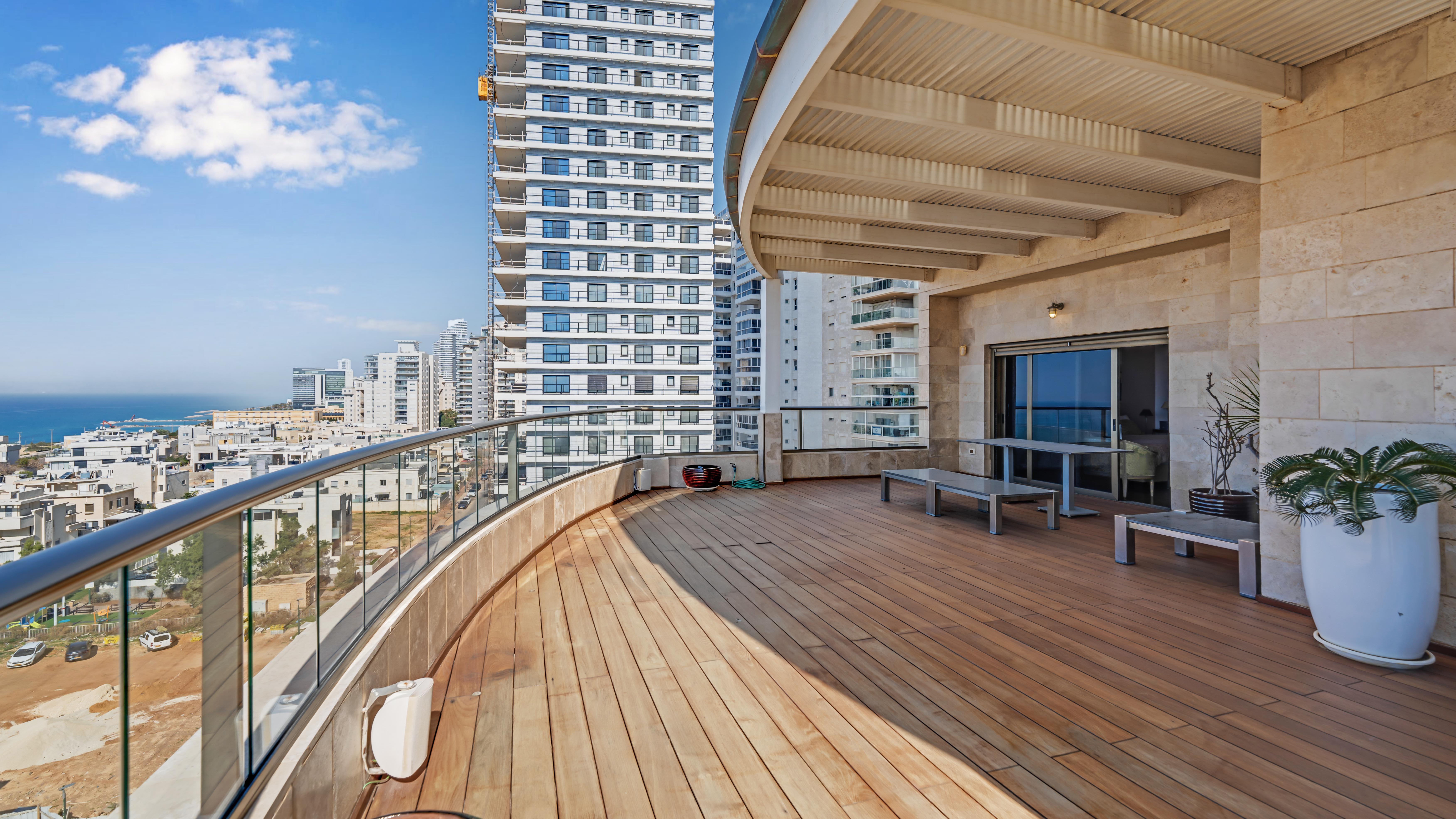 Penthouse Netanya I 