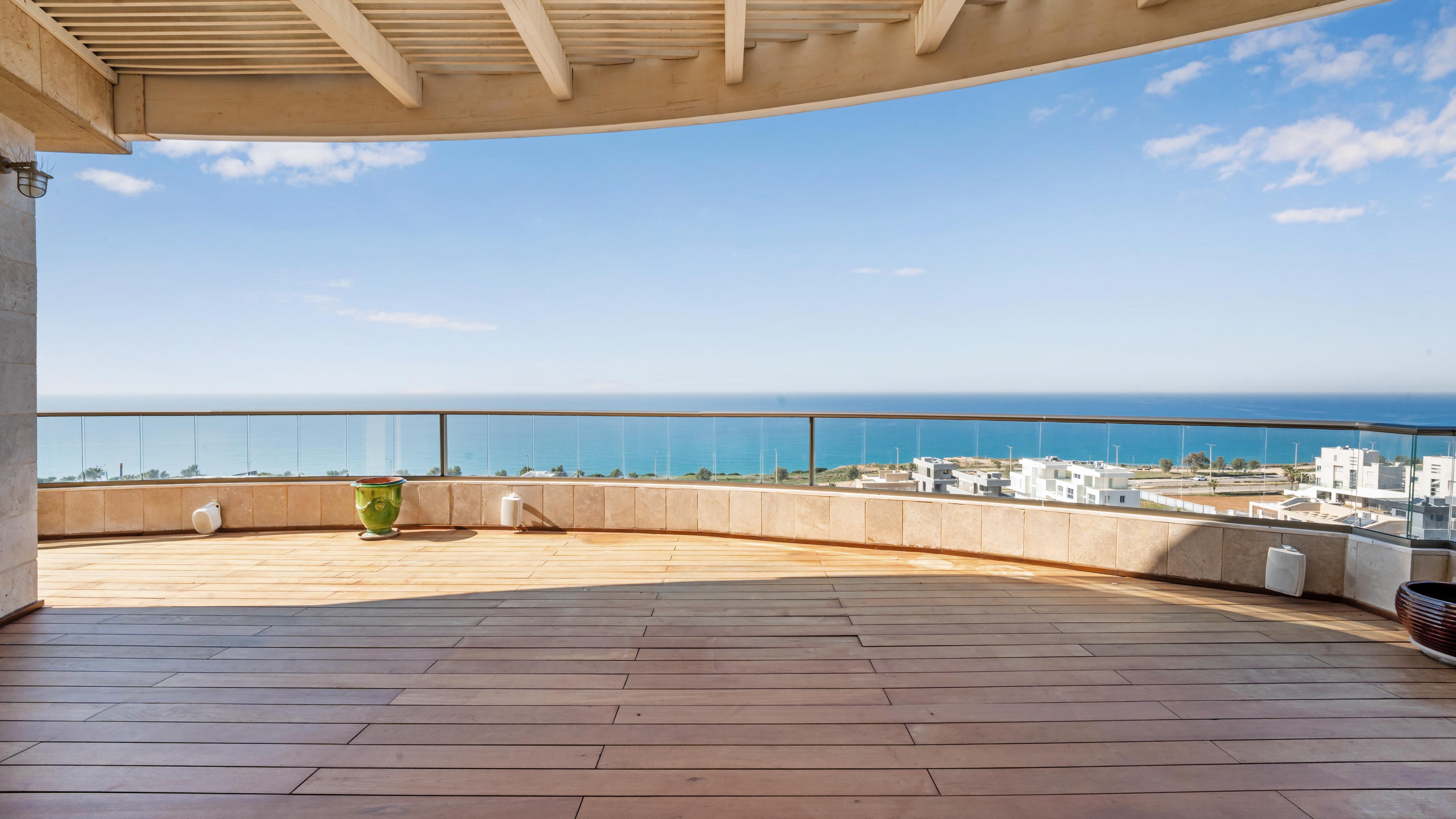 Penthouse Netanya I 